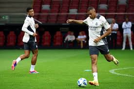 多多28:估计以后全世界没人超越她了,她将是中国历史上跳水第一人了!.